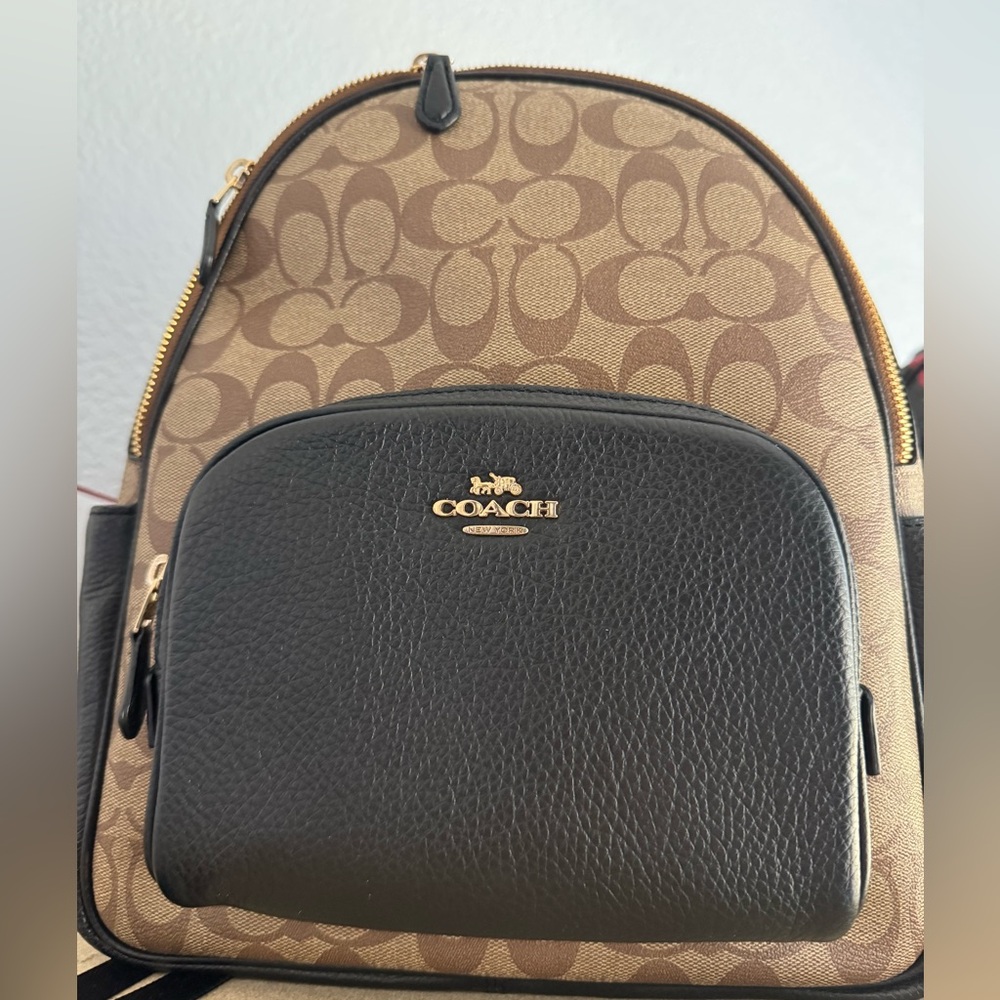 Coach Signature Canvas Backpack - Excellent condition - Picture 3 of 7